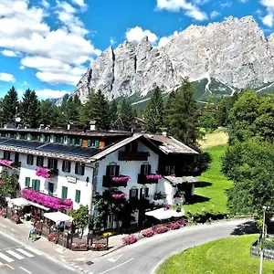 Menardi Hotel Cortina dʼAmpezzo